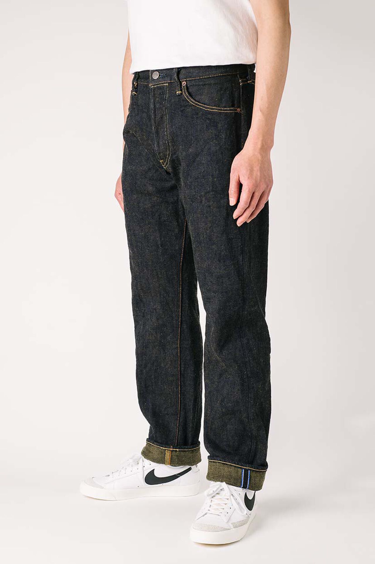 HK6561R
"Heavy Kusaki" 19.5oz
Regular Straight Jeans image number 1